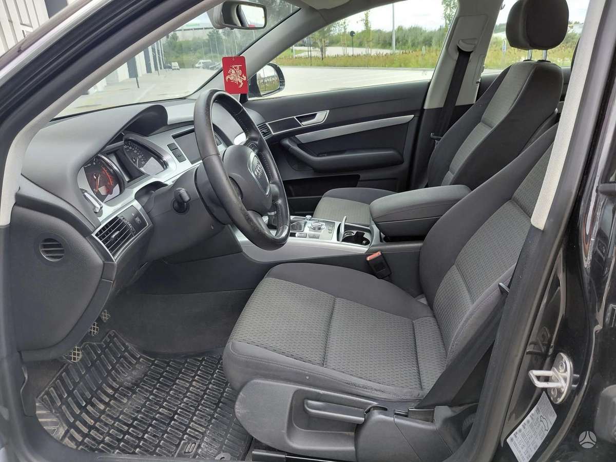 Audi A6 2010 — photo 8