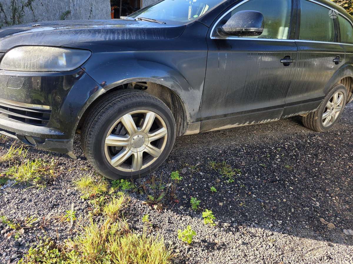 Audi Q7 2007 — салон