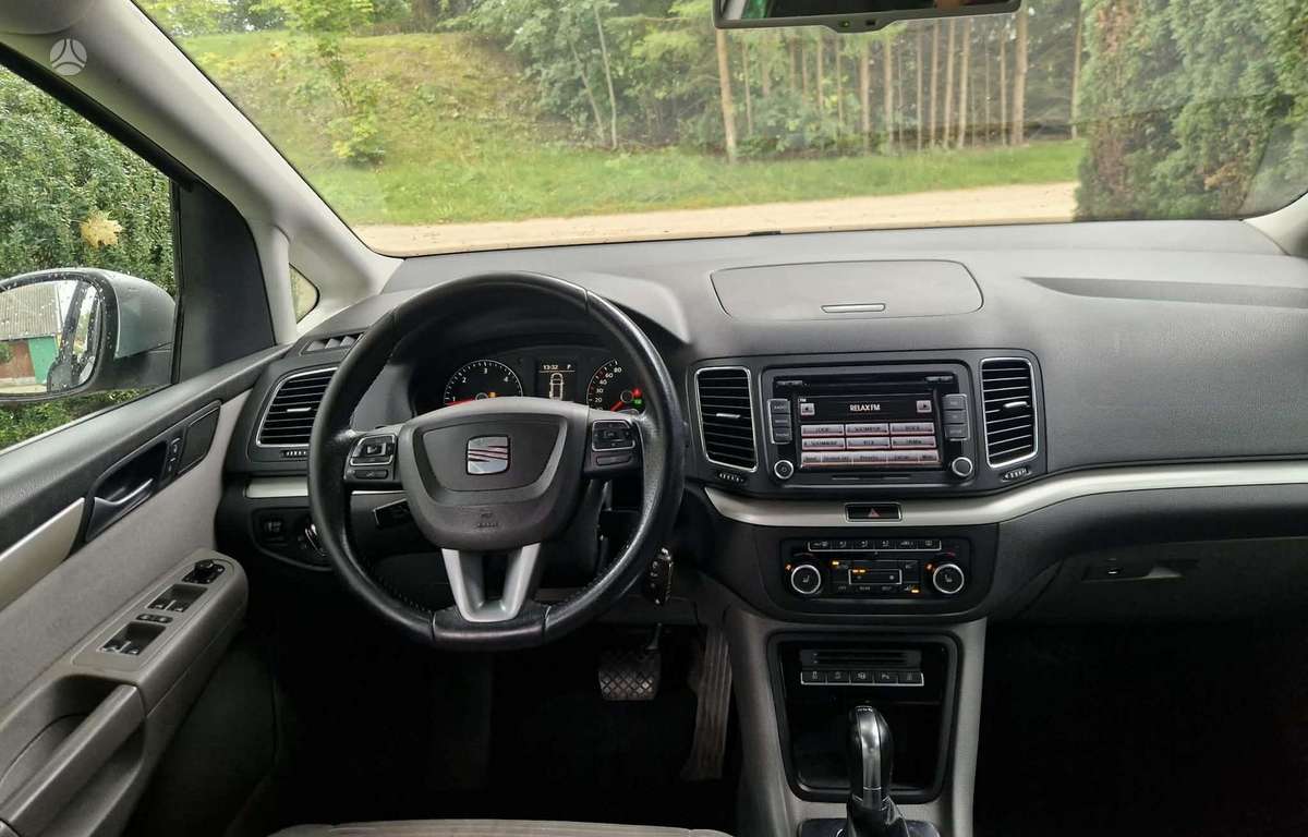 Seat Alhambra 2012 — photo 5