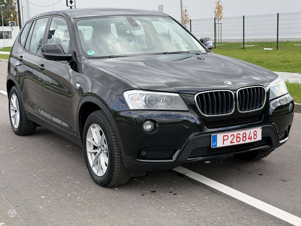 BMW X3 2011 — interior