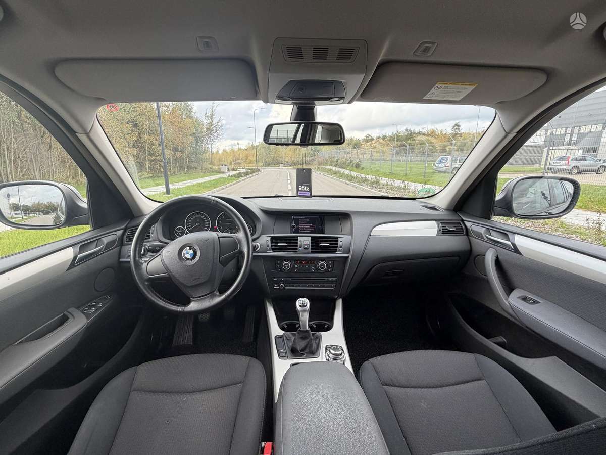 BMW X3 2011 — photo 9