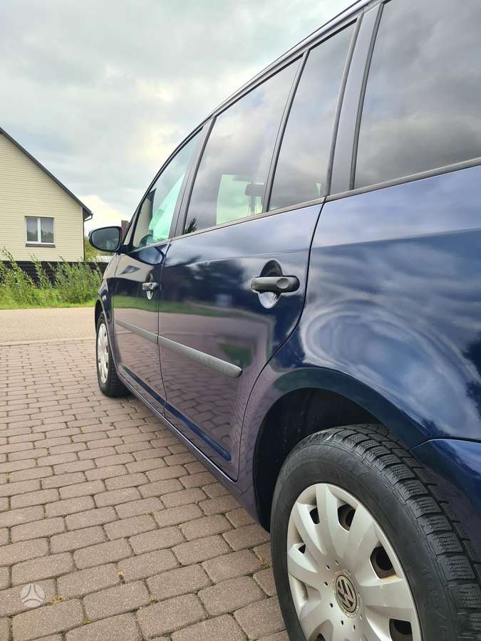 Volkswagen Touran 2009 — photo 12