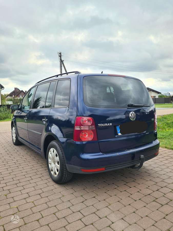 Volkswagen Touran 2009 — photo 5