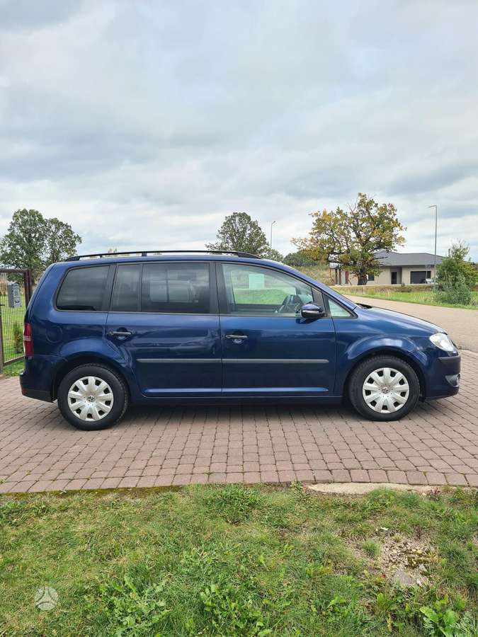 Volkswagen Touran 2009 — photo 7