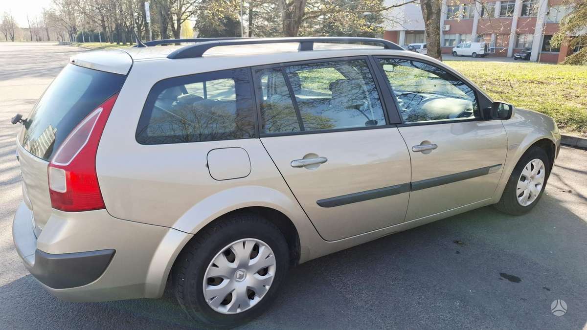 Renault Megane 2006 — двигун 1590 cm³, 111 HP (82kW)