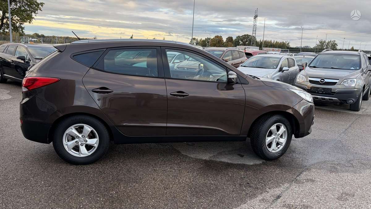Hyundai ix35 2011 — салон