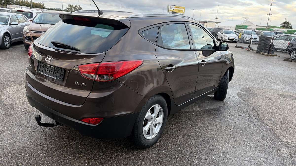Hyundai ix35 2011 — двигун 2000 cm³, 163 HP (120kW)