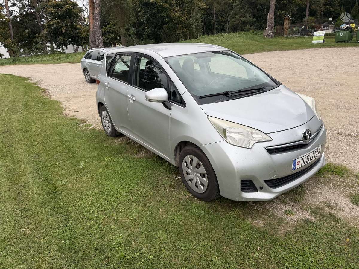 Toyota Verso-S 2011 — rear view