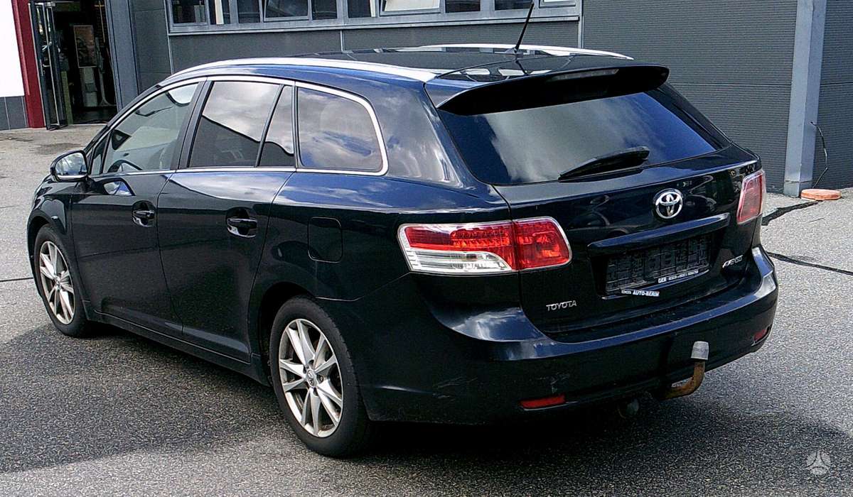 Toyota Avensis 2010 — engine 2200 cm³, 150 HP (110kW)