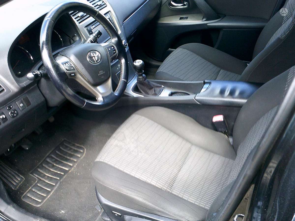 Toyota Avensis 2010 — photo 9