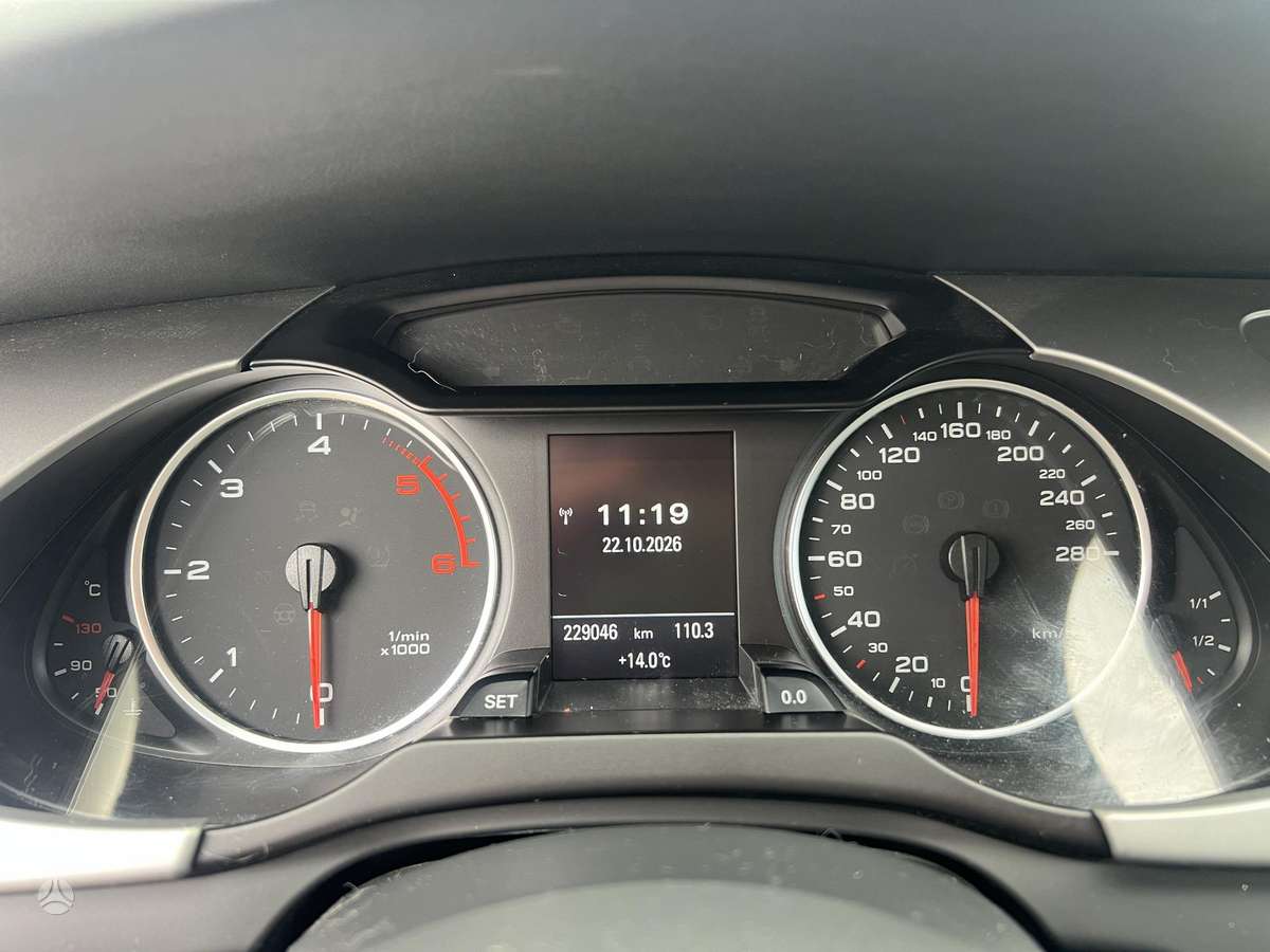 Audi A4 2011 — photo 13