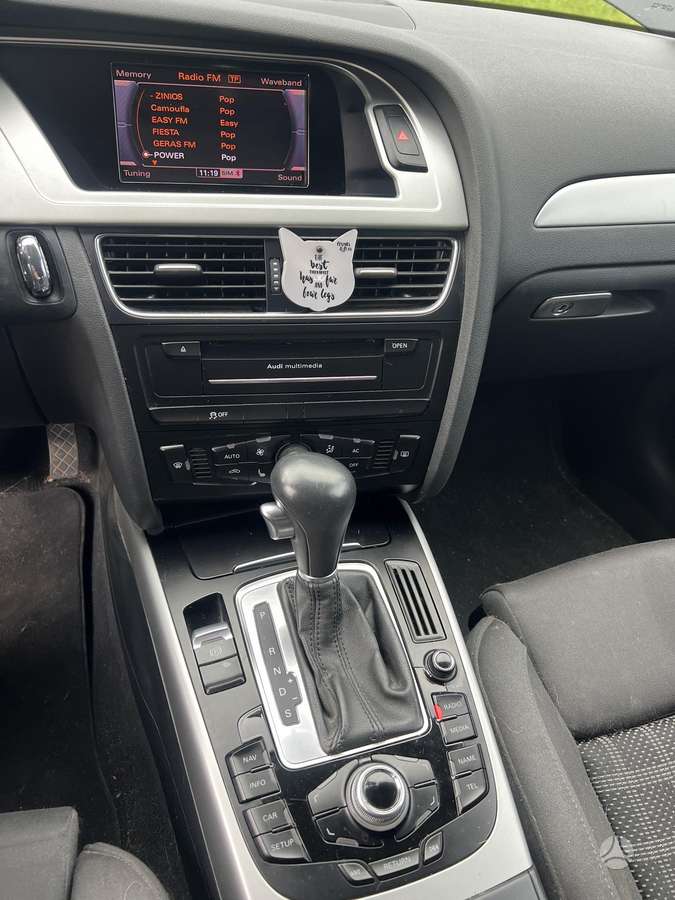 Audi A4 2011 — photo 14