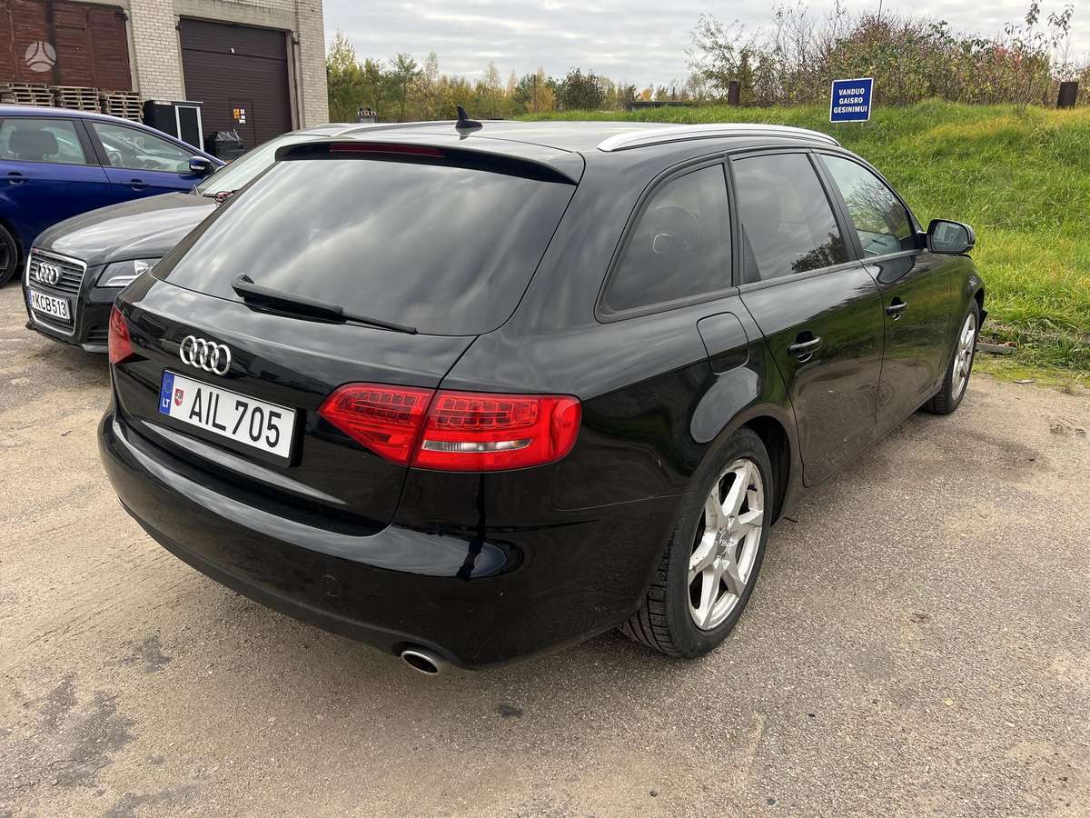Audi A4 2011 — engine 2698 cm³, 190 HP (140kW)