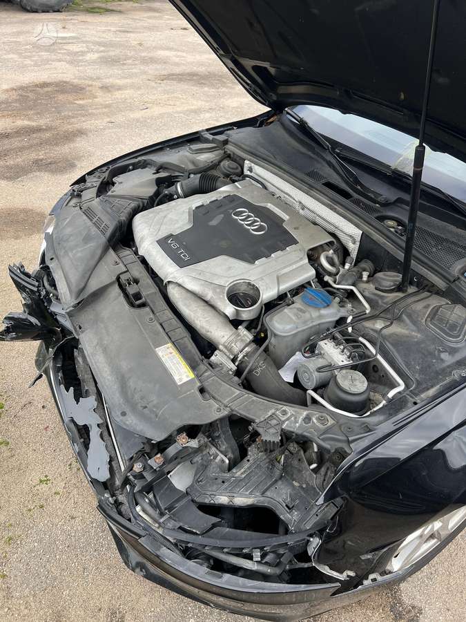 Audi A4 2011 — photo 8