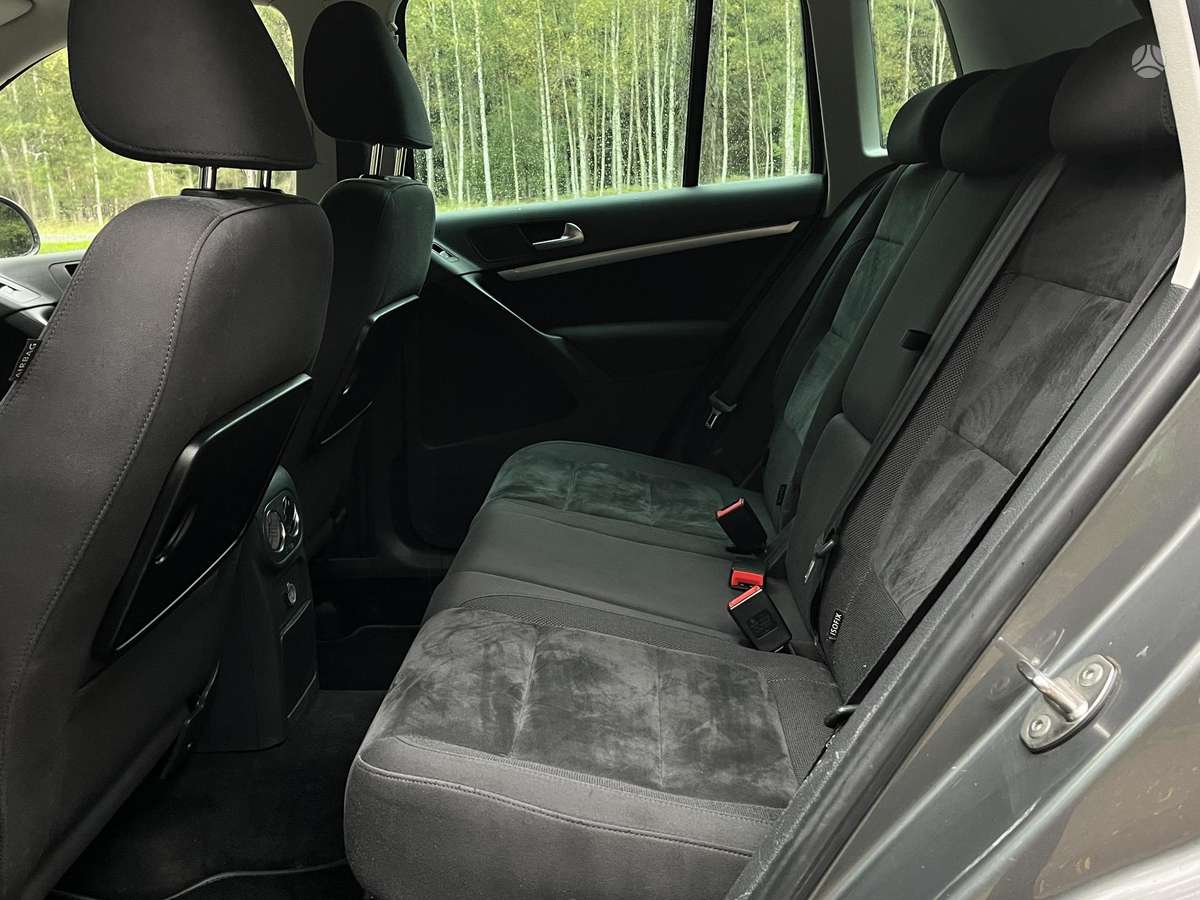 Volkswagen Tiguan 2012 — photo 11