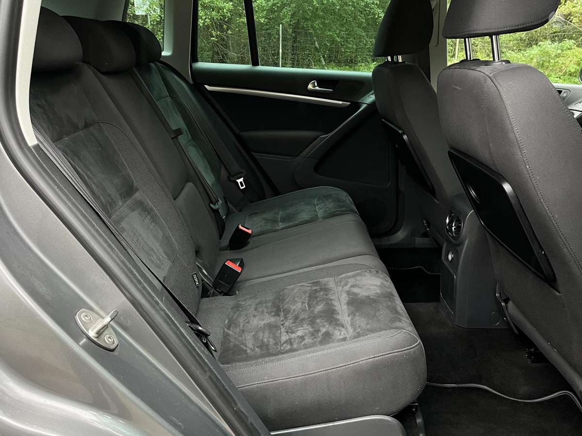 Volkswagen Tiguan 2012 — photo 12