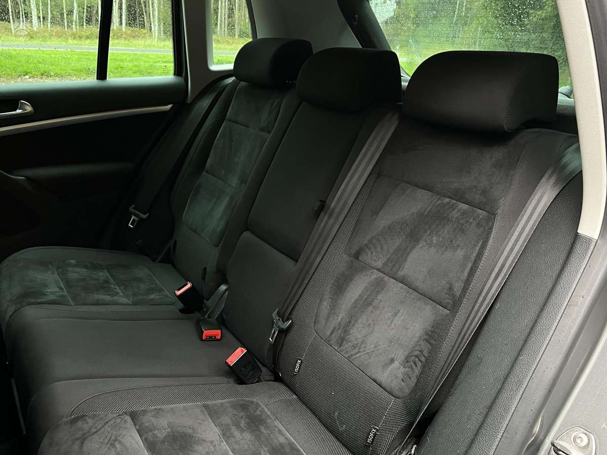 Volkswagen Tiguan 2012 — photo 13