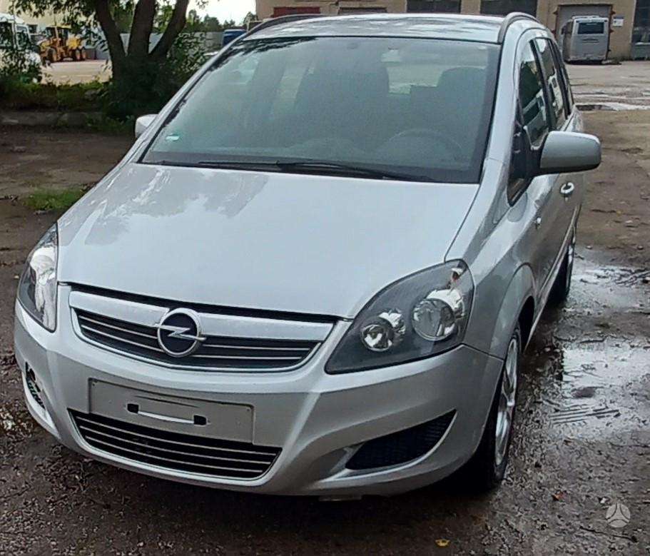 Opel Zafira 2012 — rear view
