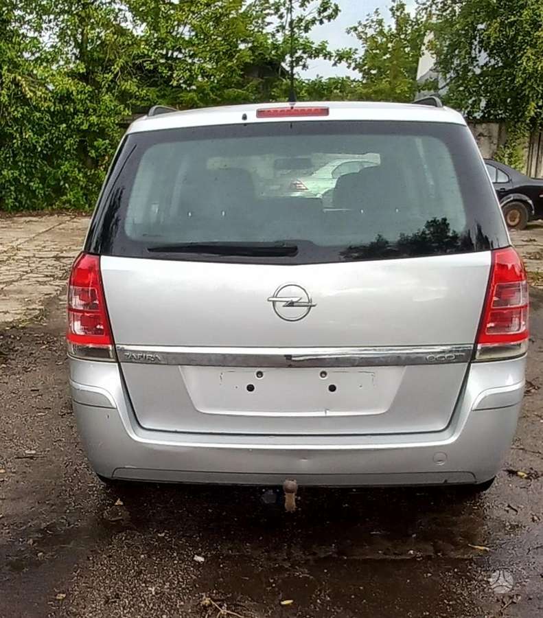 Opel Zafira 2012 — engine 1686 cm³, 110 HP (81kW)