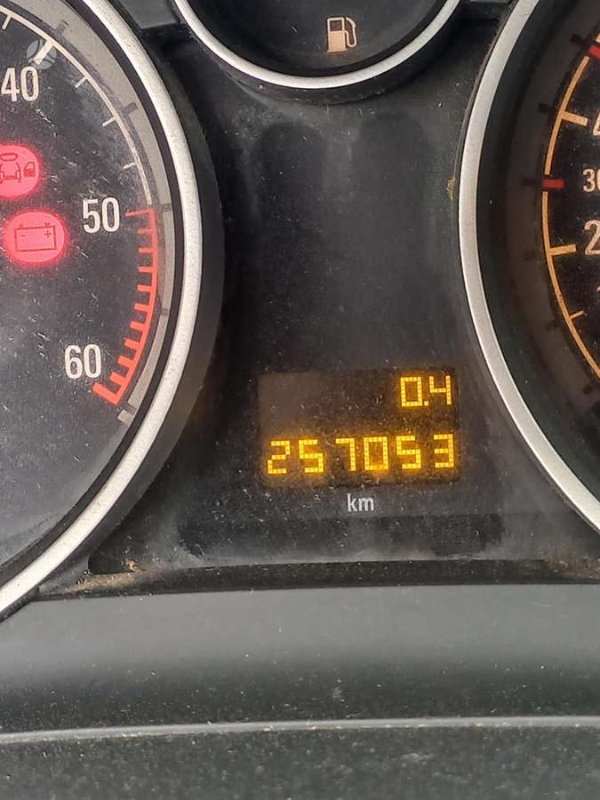 Opel Zafira 2012 — photo 8