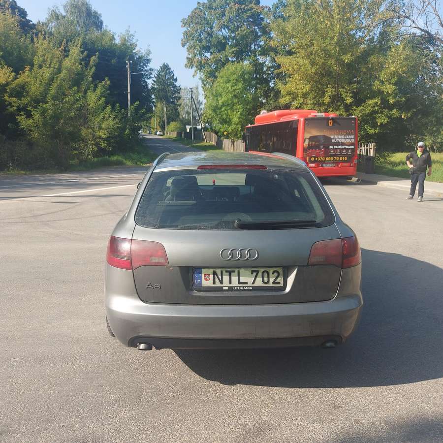 Audi A6 2006 — вигляд ззаду