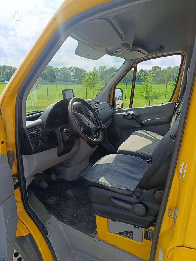 Volkswagen Crafter 2012 — вигляд ззаду