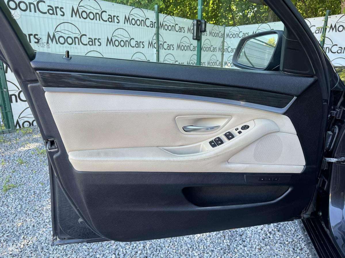 BMW 530 2012 — photo 12