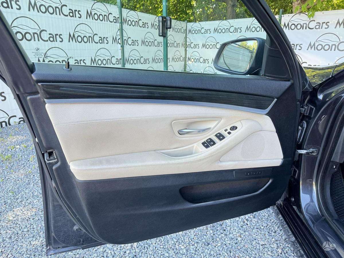BMW 530 2012 — photo 18