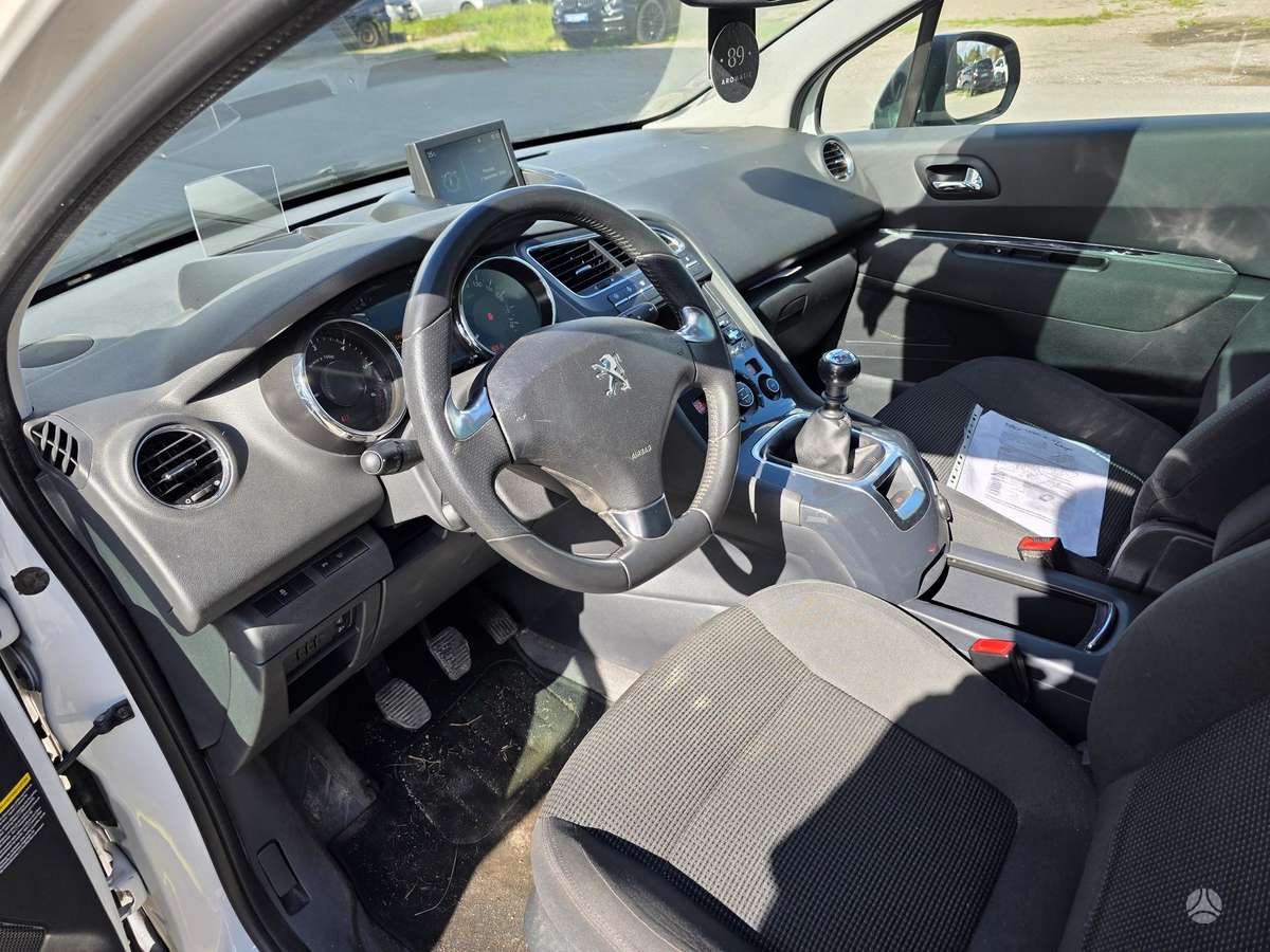 Peugeot 5008 2015 — фото 12