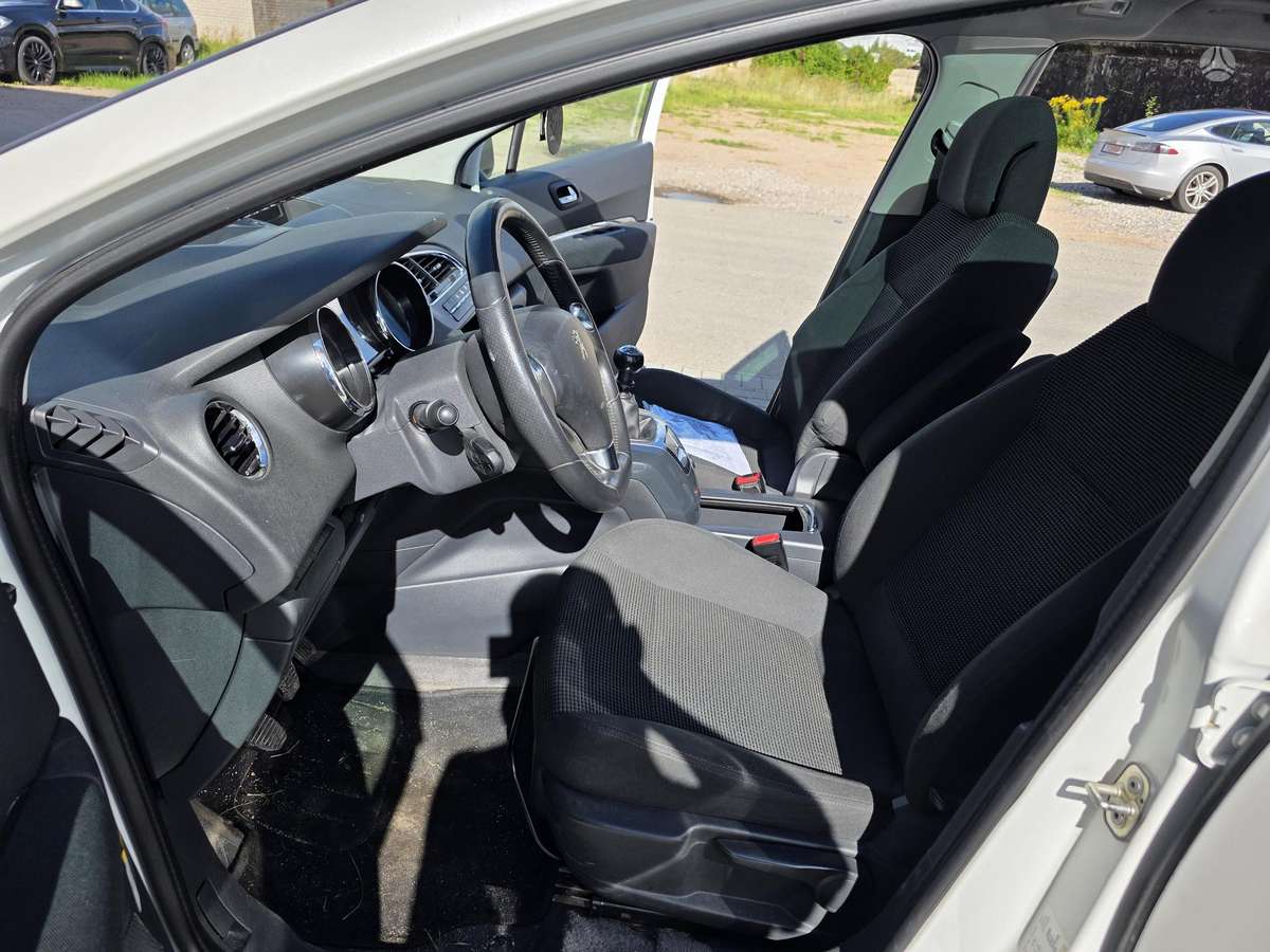 Peugeot 5008 2015 — фото 19