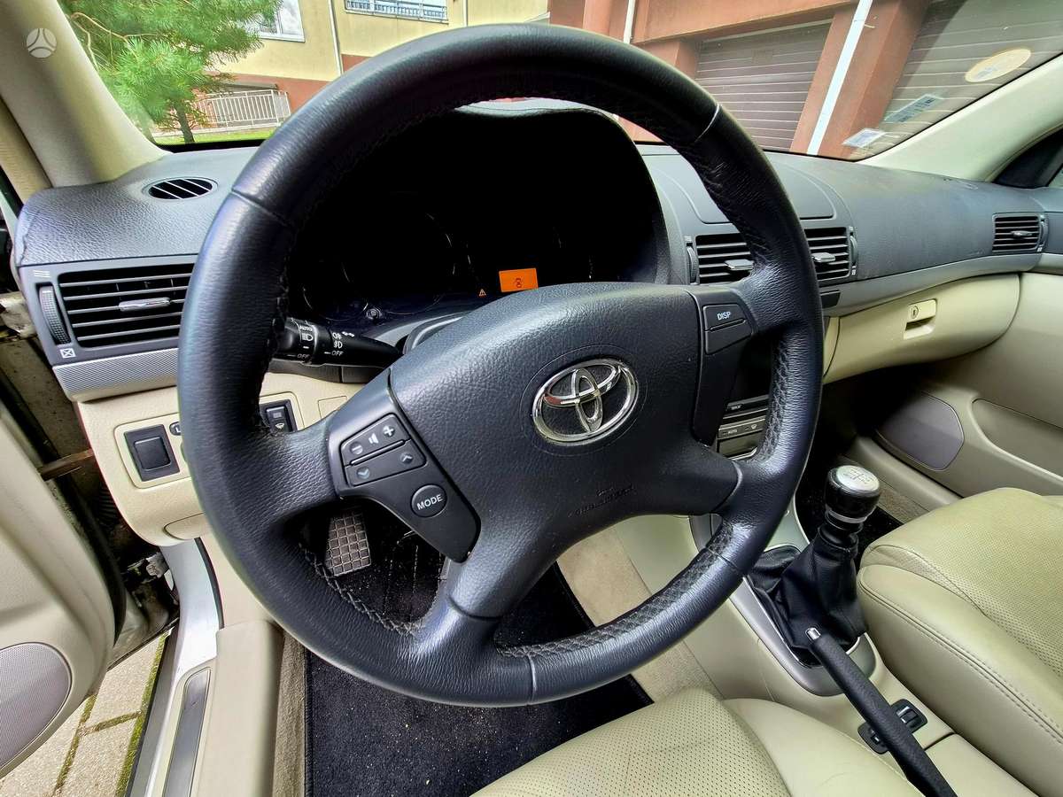 Toyota Avensis 2008 — photo 11