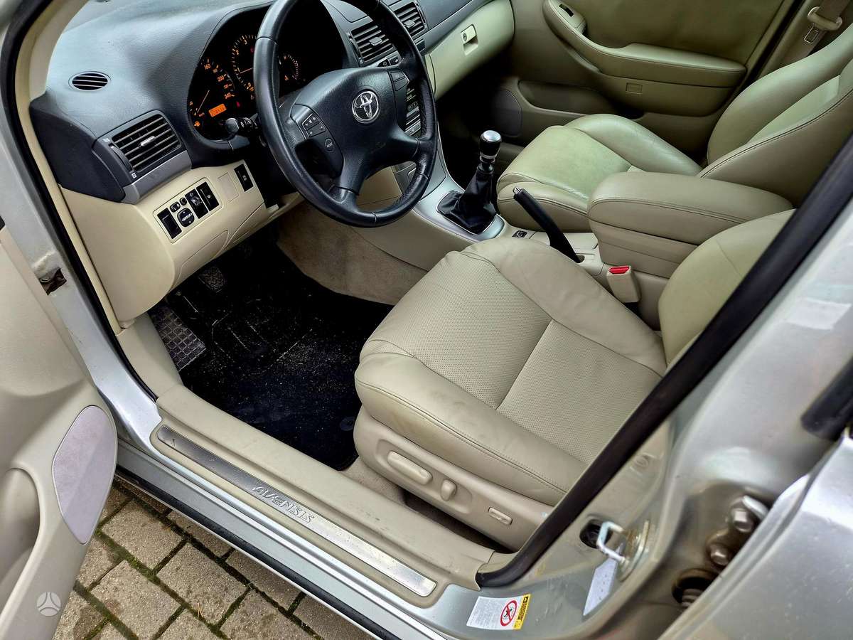 Toyota Avensis 2008 — photo 11