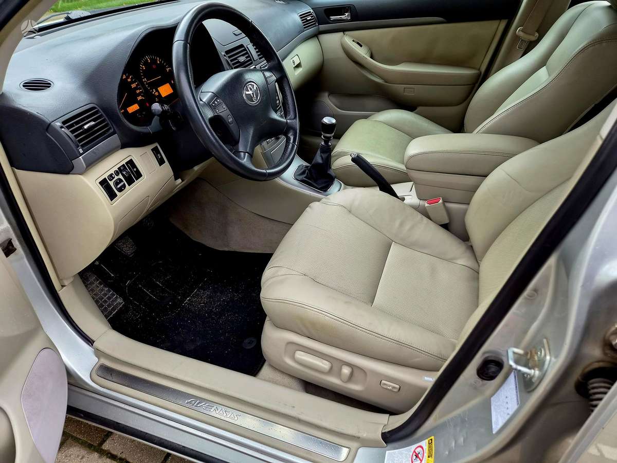 Toyota Avensis 2008 — photo 13