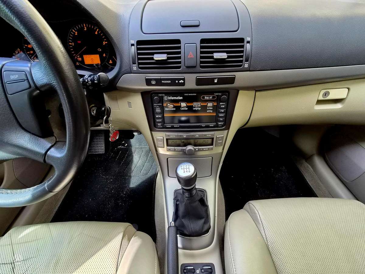 Toyota Avensis 2008 — photo 14