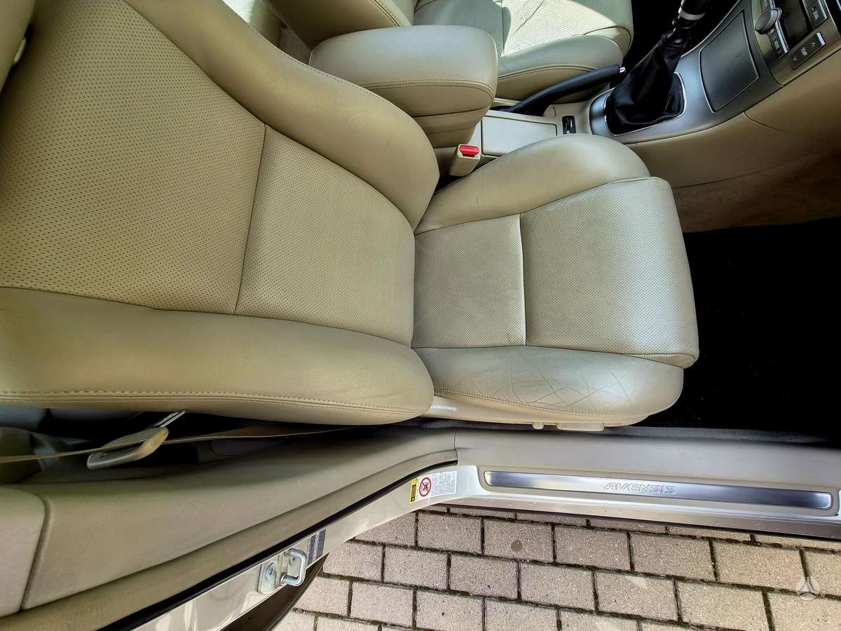 Toyota Avensis 2008 — photo 21