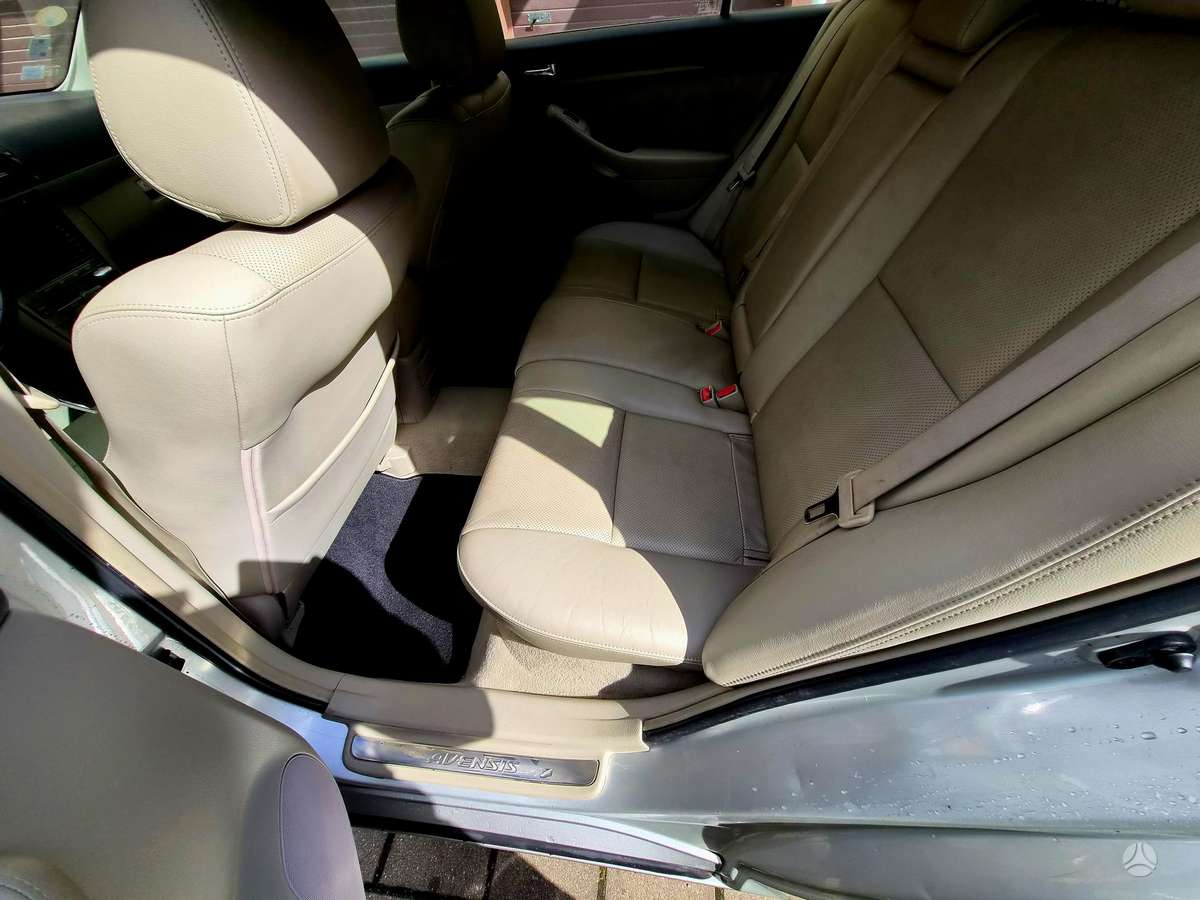 Toyota Avensis 2008 — photo 24