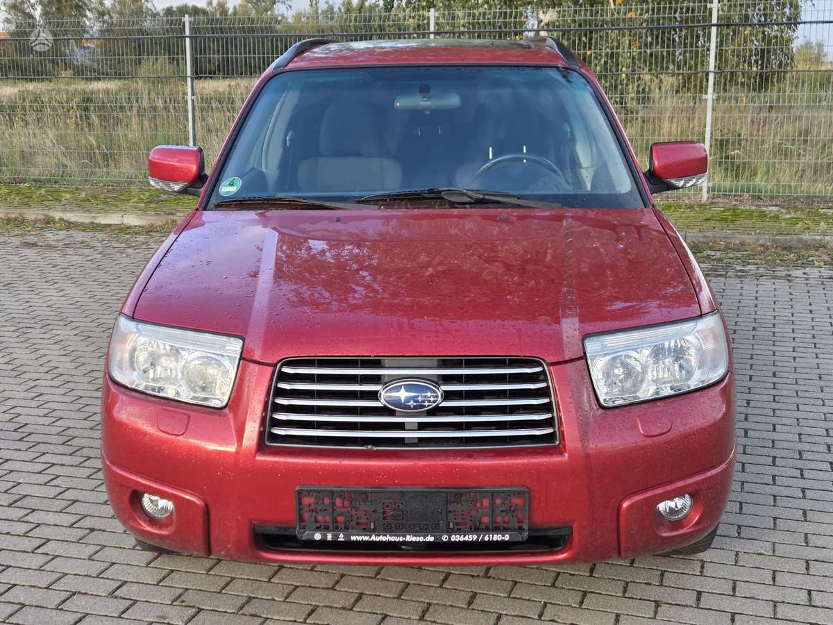 Subaru Forester 2006 — interior