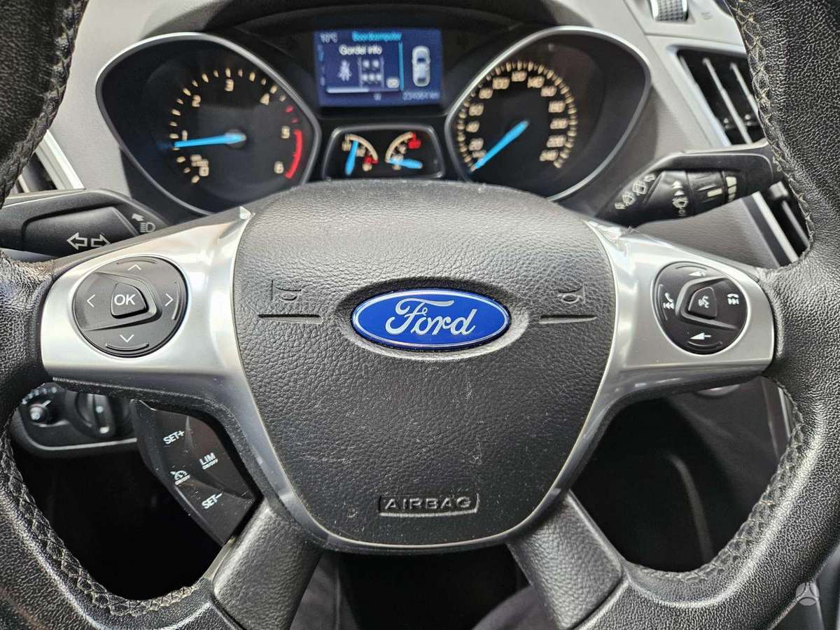 Ford Kuga 2013 — photo 18