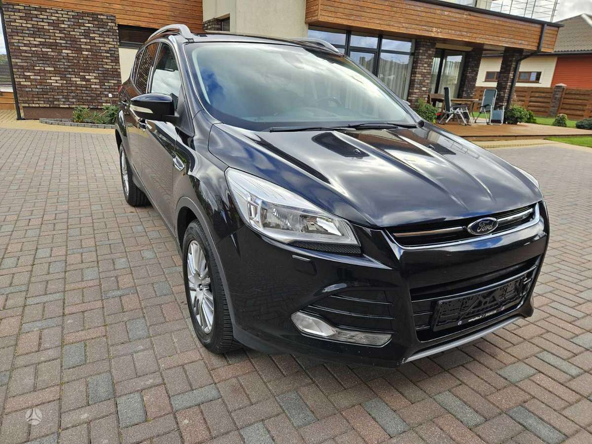Ford Kuga 2013 — rear view