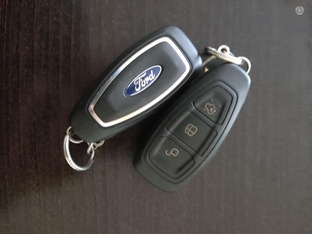 Ford Kuga 2013 — photo 23