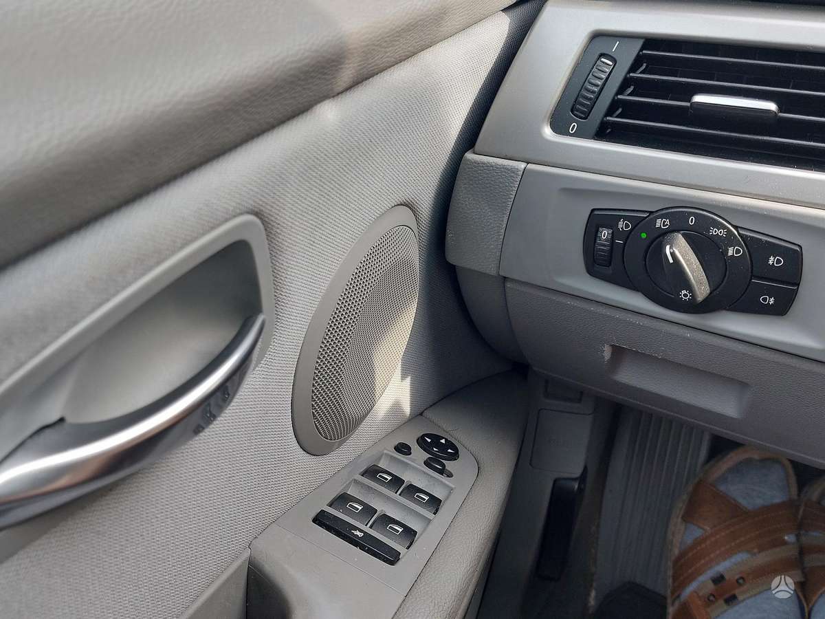 BMW 320 2007 — photo 15
