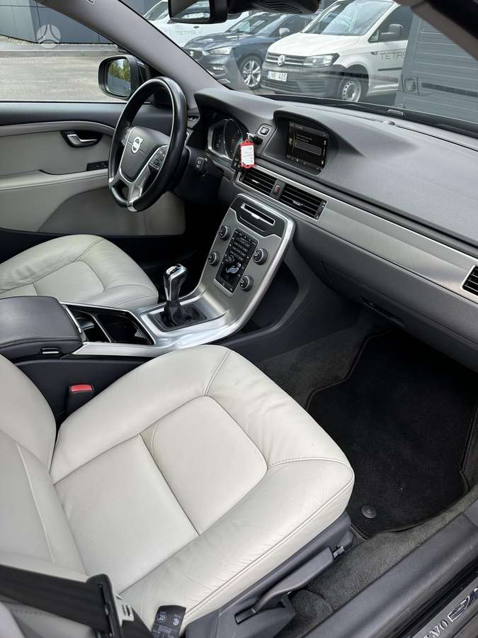 Volvo V70 2014 — photo 12