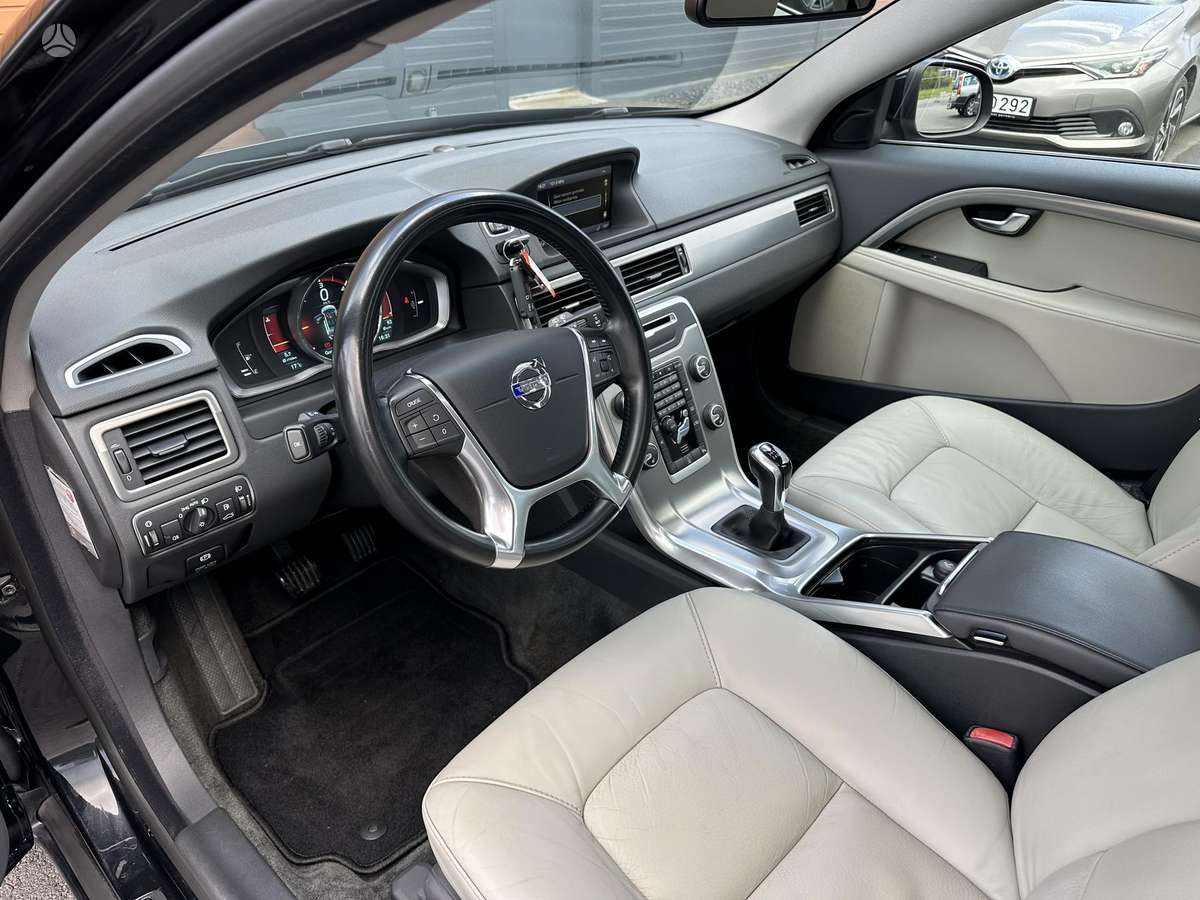 Volvo V70 2014 — photo 14