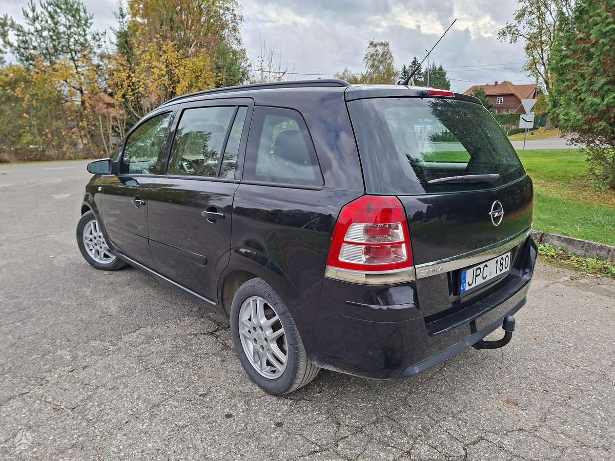 Opel Zafira 2008 — interior