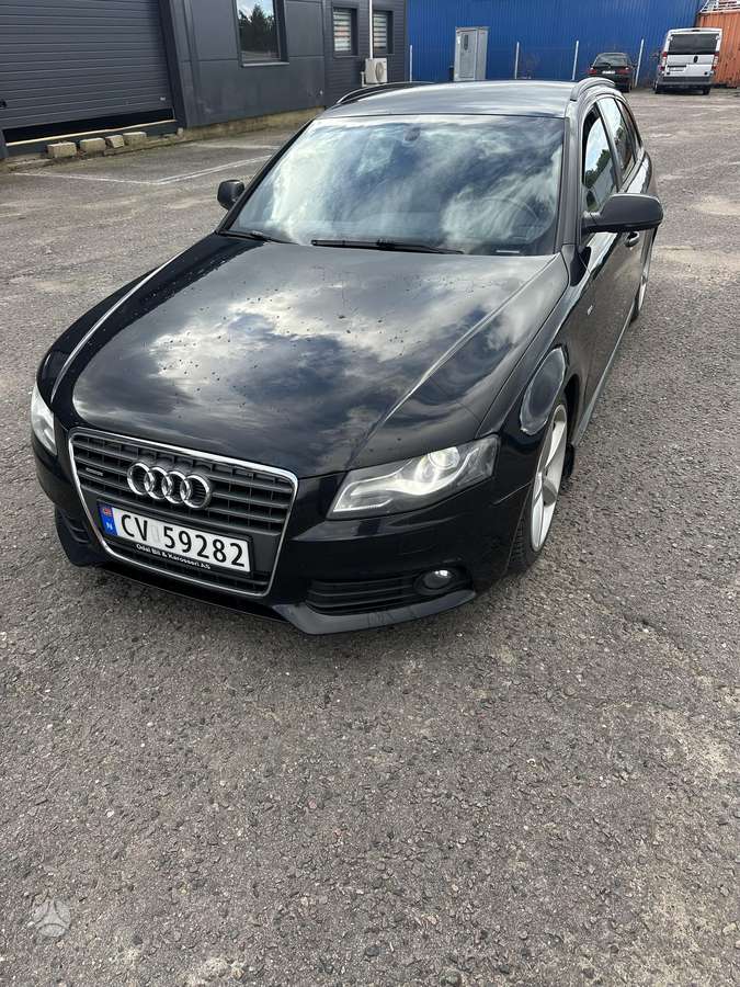 Audi A4 2012 — rear view