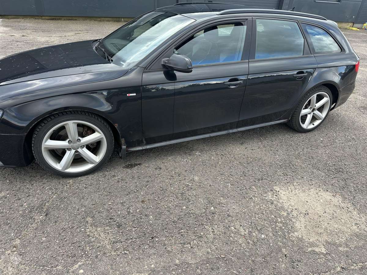 Audi A4 2012 — photo 8