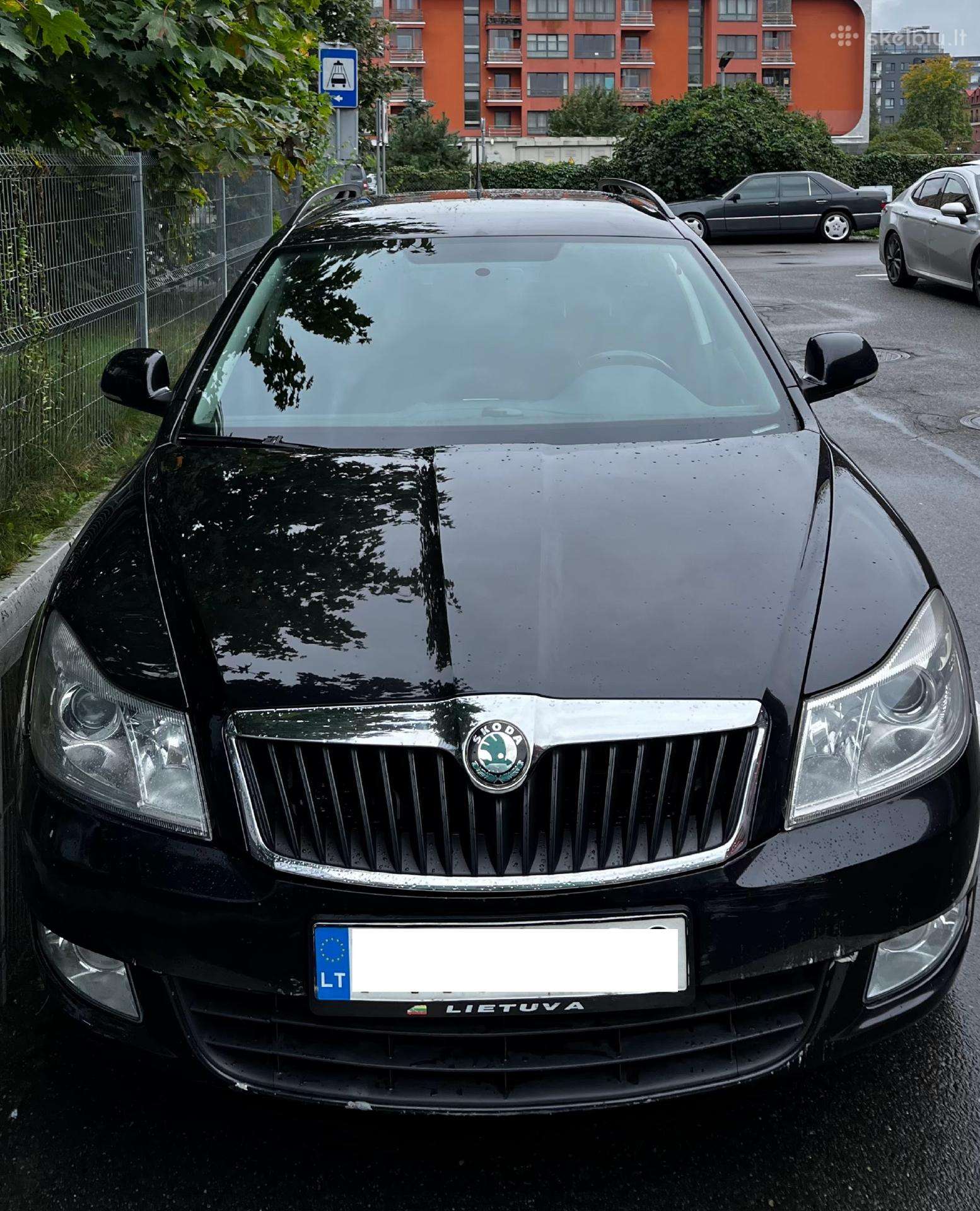 Skoda Octavia 2011 — interior