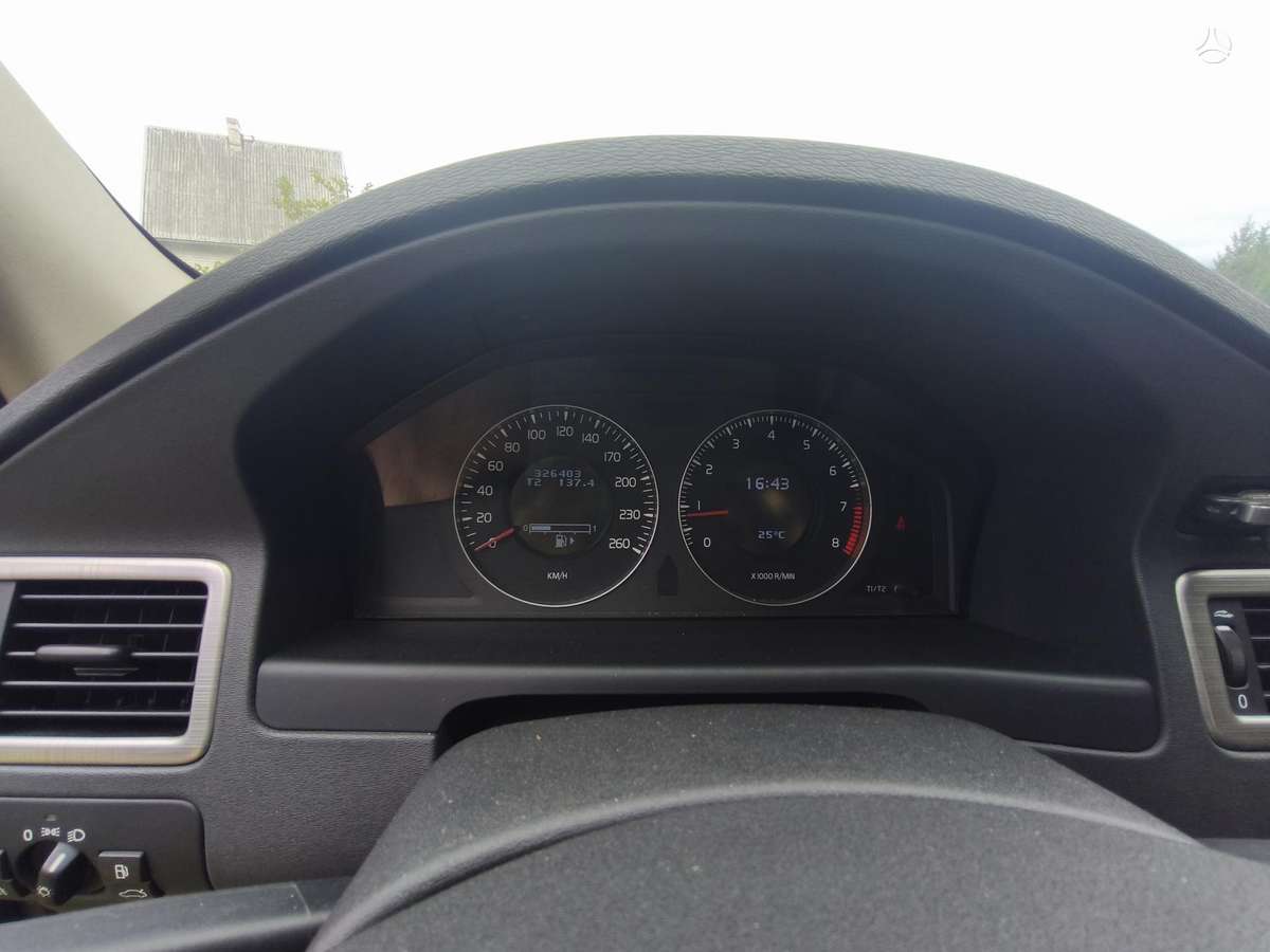 Volvo V70 2007 — interior