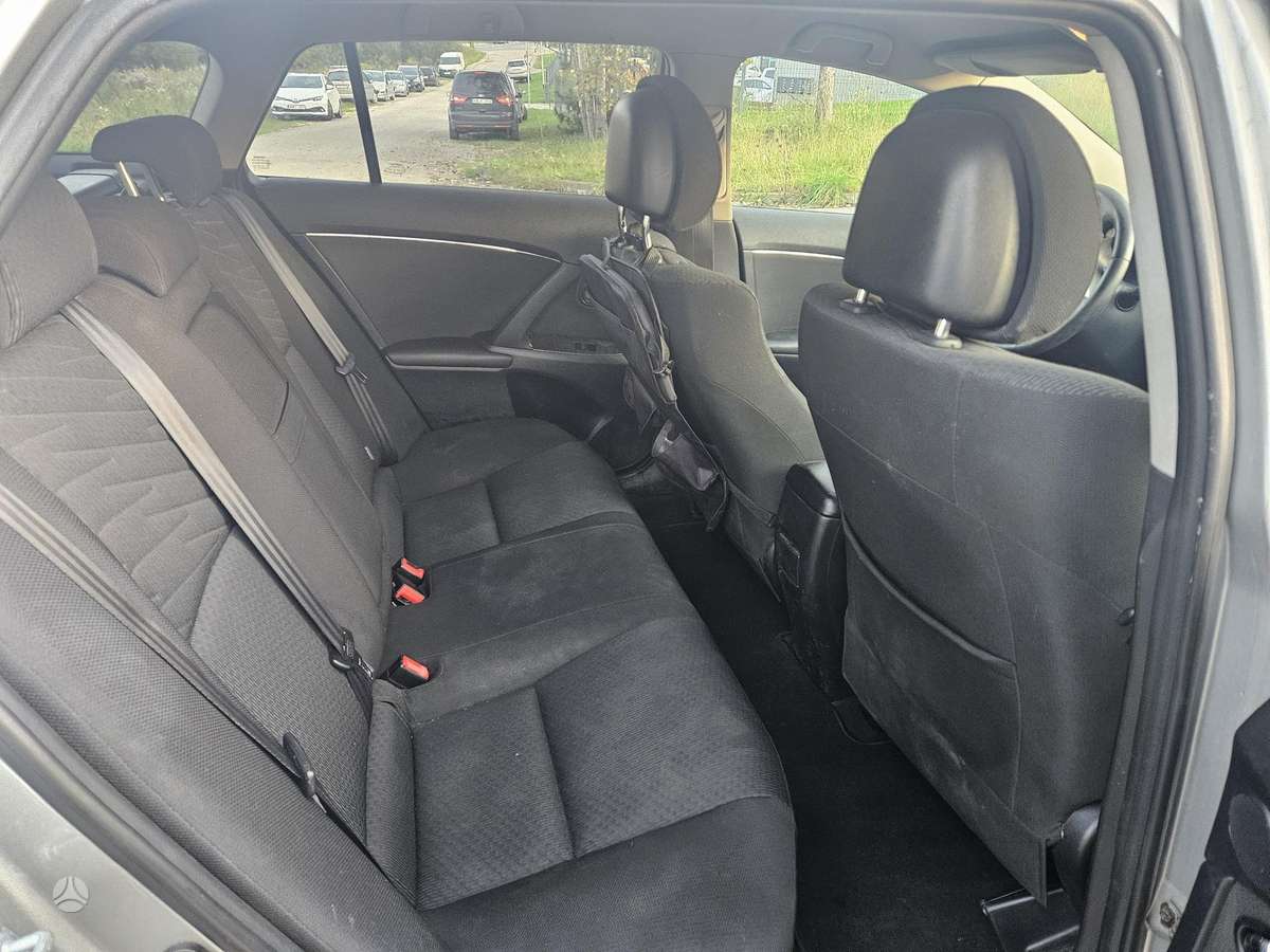 Toyota Avensis 2010 — engine 2231 cm³, 150 HP (110kW)