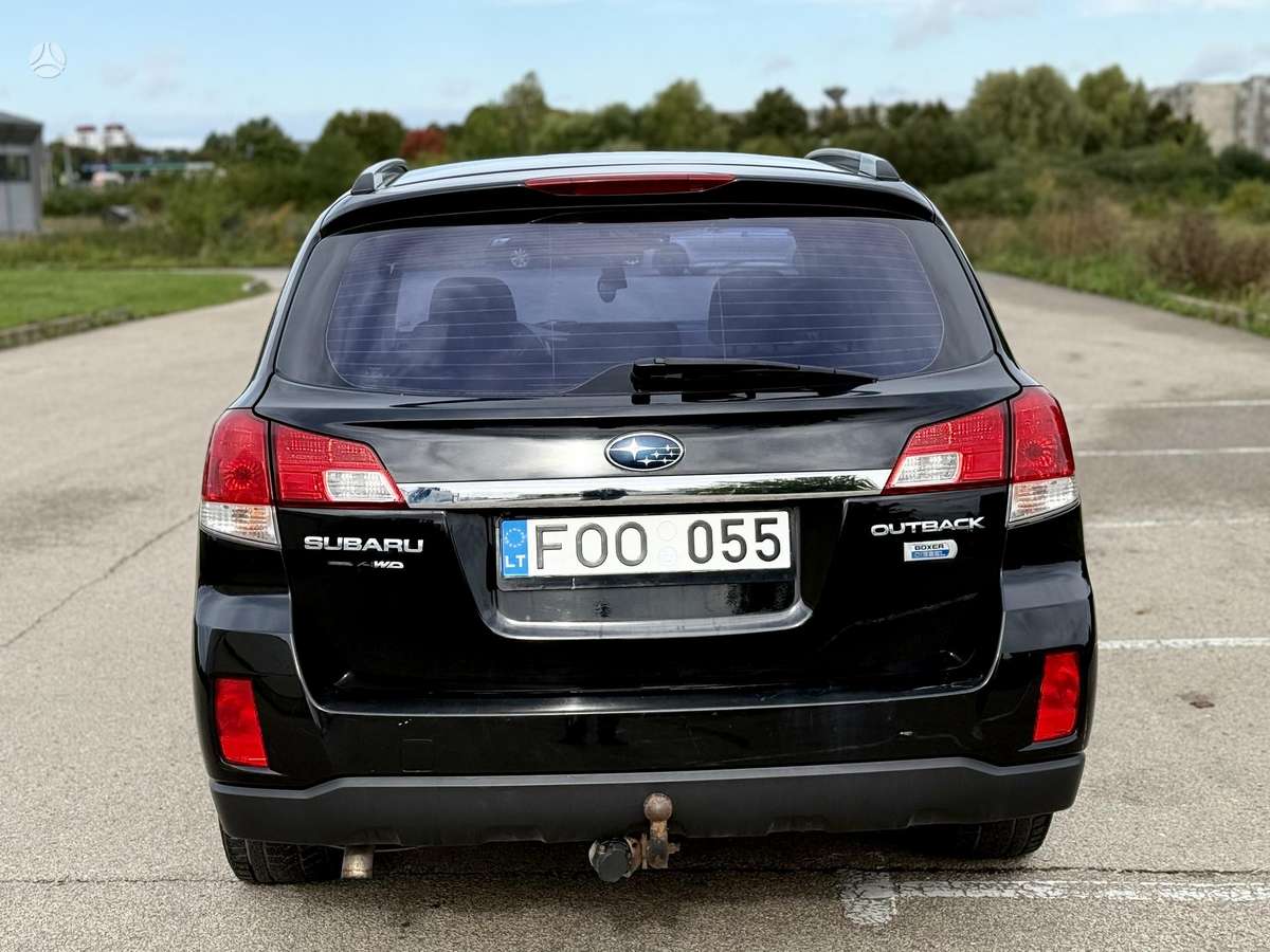 Subaru Outback 2011 — photo 10